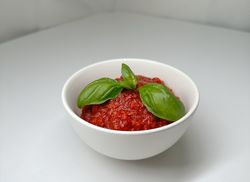 Rajčatová omáčka s artyčoky a olivami | 4 porce, 180 g