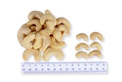 Kešu ořechy OBŘÍ WW180 natural 1kg